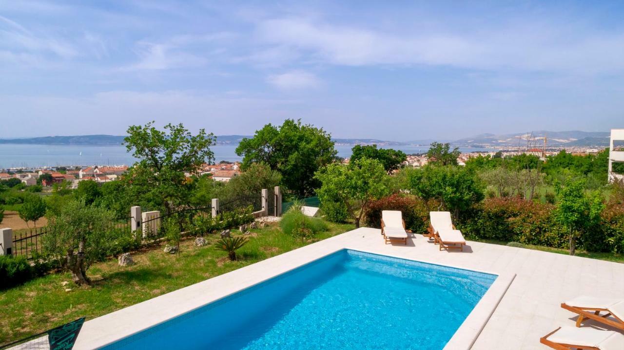 Luxury Villa Castrum Каштела Экстерьер фото