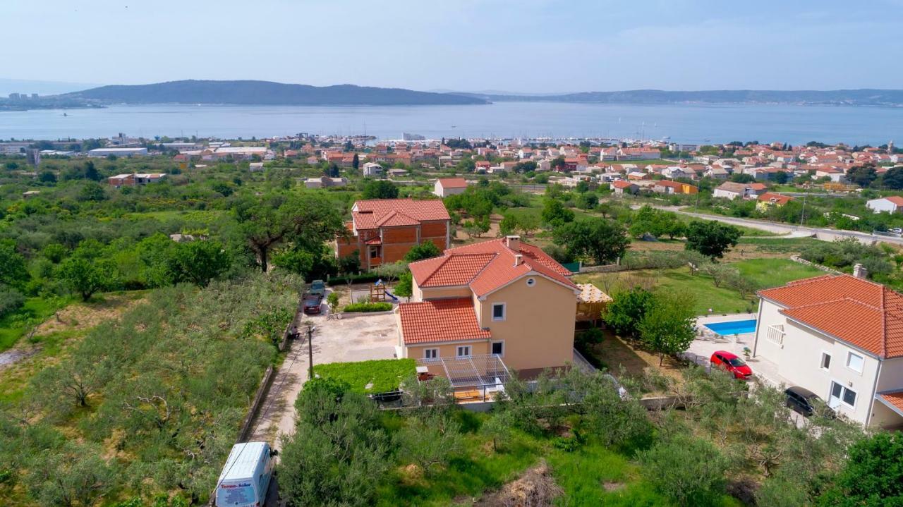 Luxury Villa Castrum Каштела Экстерьер фото